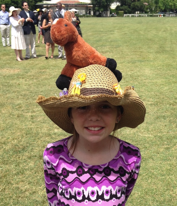 run-for-roses-child-hat-pony